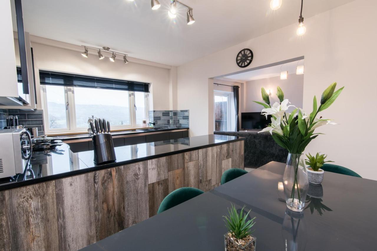 Immaculate 3 Bed House - Stunning Balcony Views Apartment Матлок Екстериор снимка