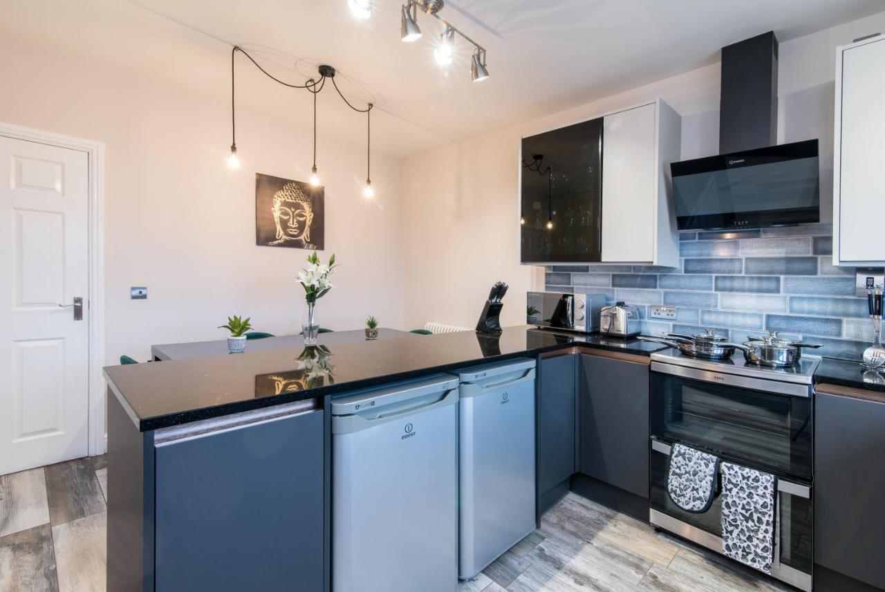Immaculate 3 Bed House - Stunning Balcony Views Apartment Матлок Екстериор снимка
