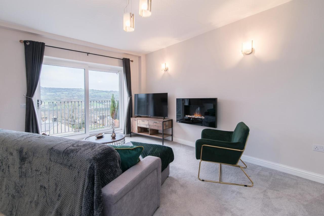 Immaculate 3 Bed House - Stunning Balcony Views Apartment Матлок Екстериор снимка