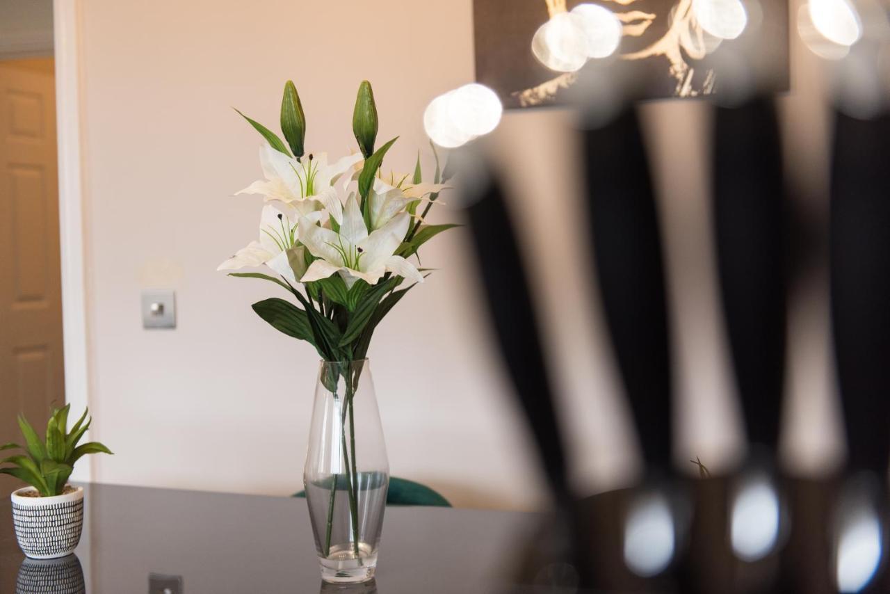 Immaculate 3 Bed House - Stunning Balcony Views Apartment Матлок Екстериор снимка