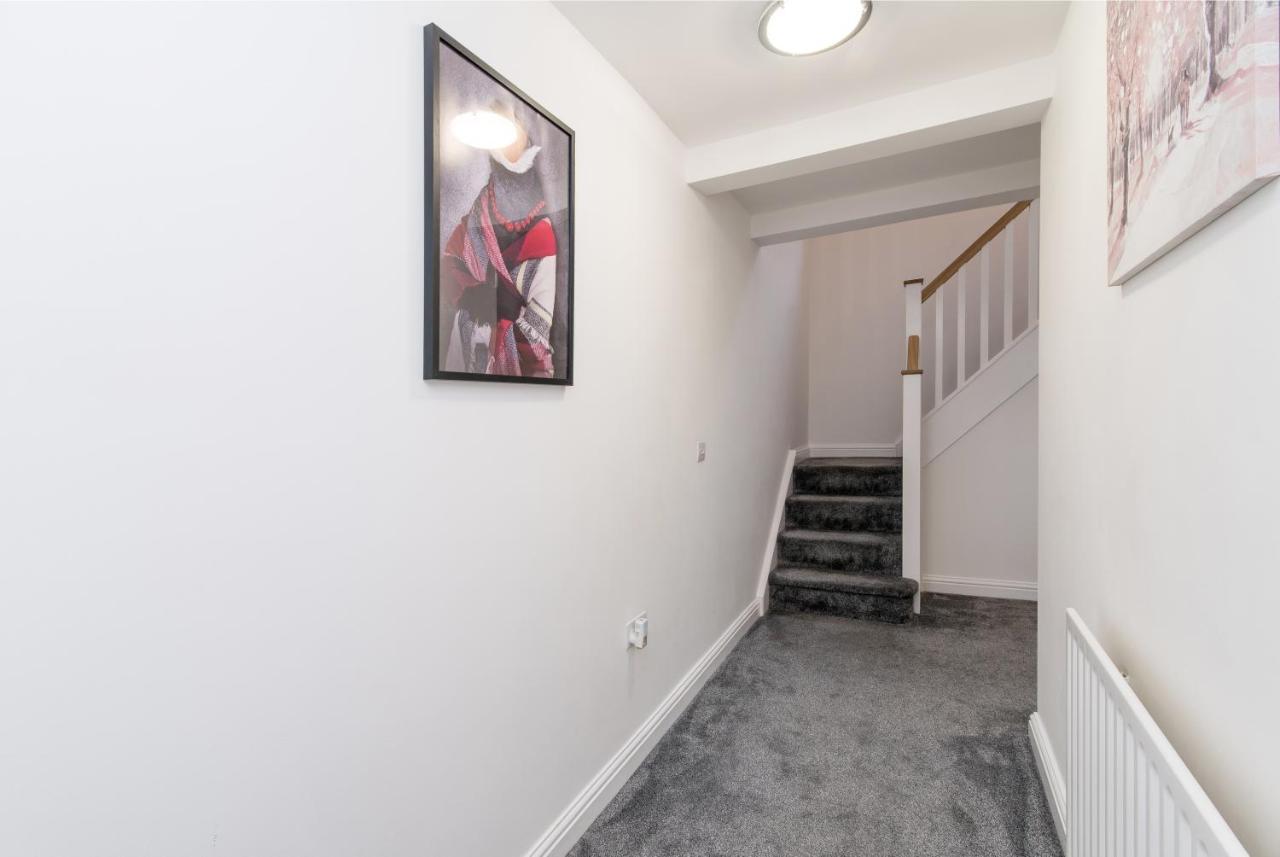 Immaculate 3 Bed House - Stunning Balcony Views Apartment Матлок Екстериор снимка